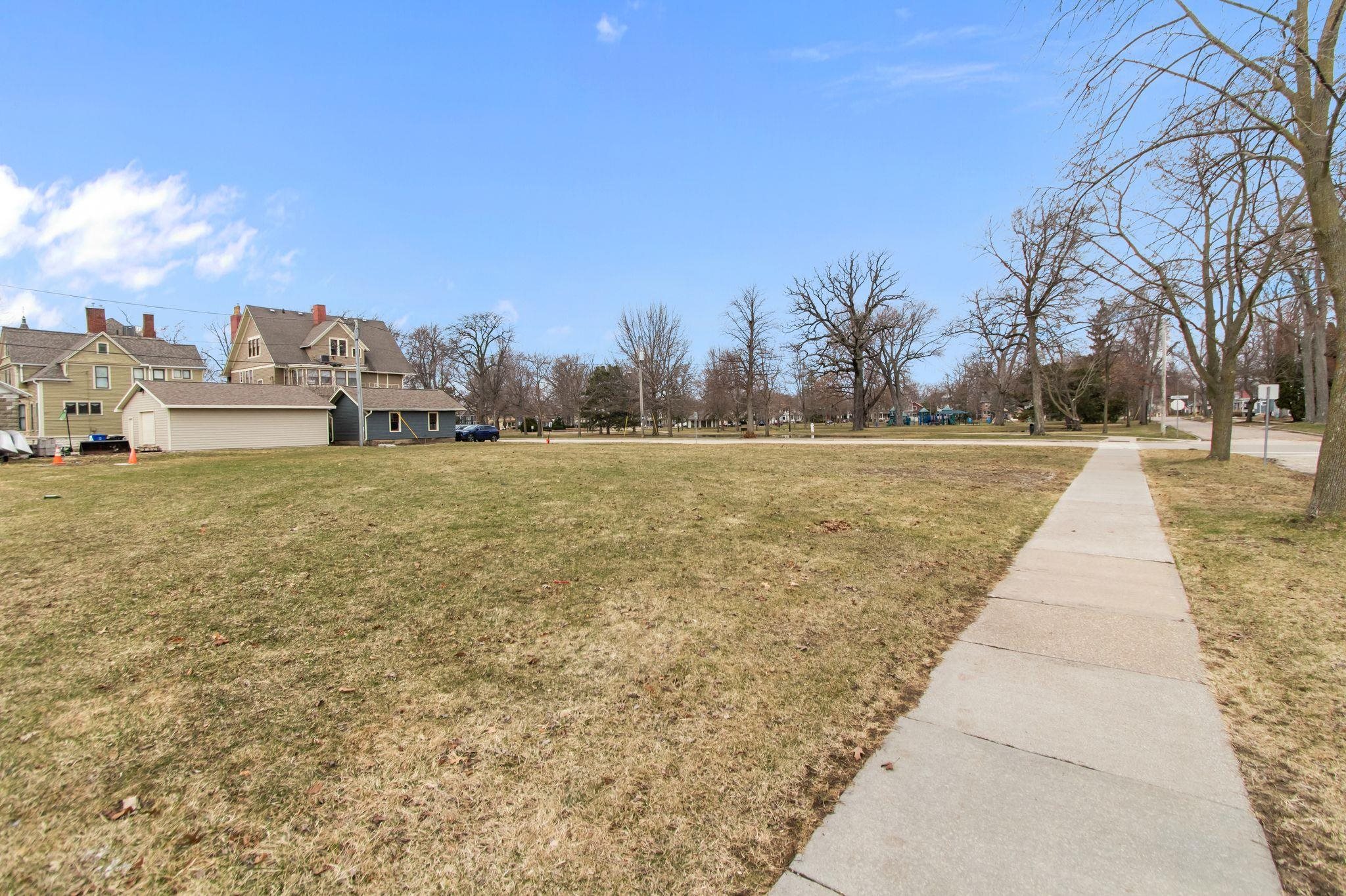 229 North Union Street Appleton, WI 54911 - Photo 11 of 13