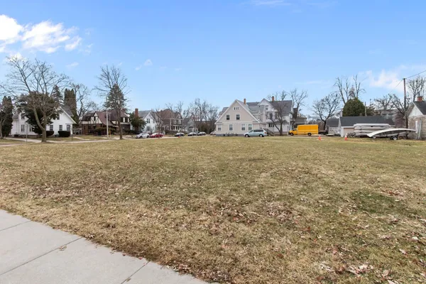 $300,000 | 229 North Union Street, Appleton, WI 54911