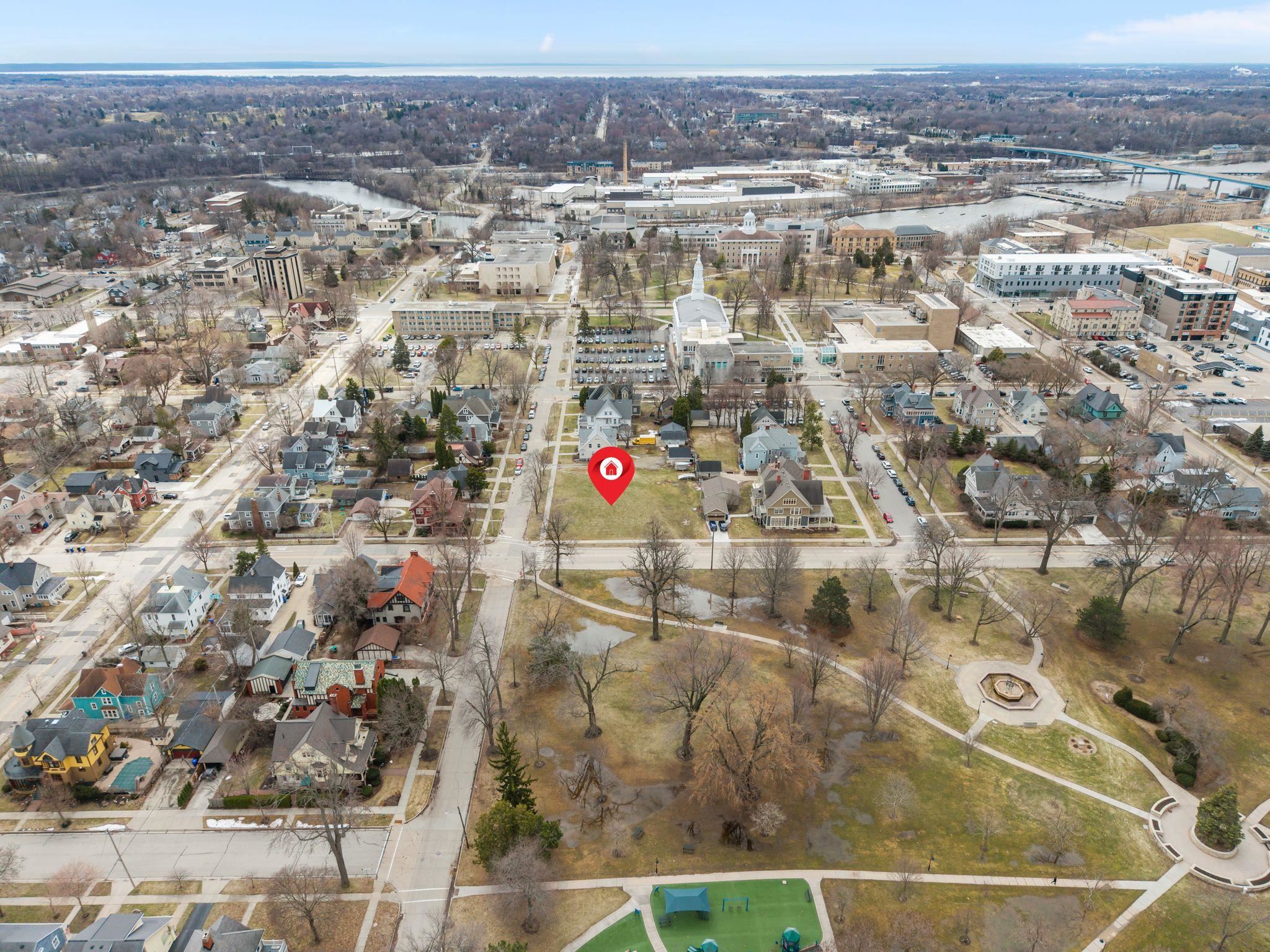 229 North Union Street Appleton, WI 54911 - Photo 2 of 13