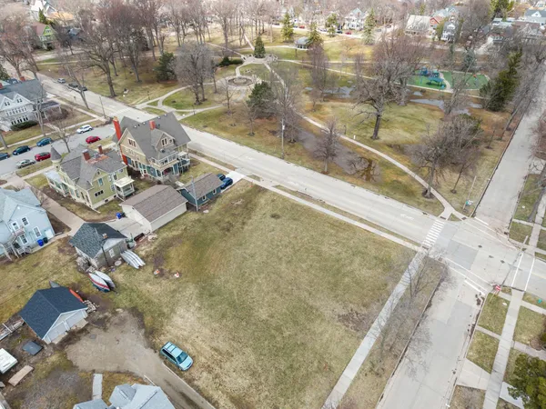 $300,000 | 229 North Union Street, Appleton, WI 54911