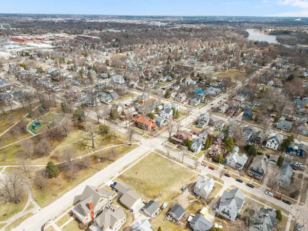 $300,000 | 229 North Union Street, Appleton, WI 54911