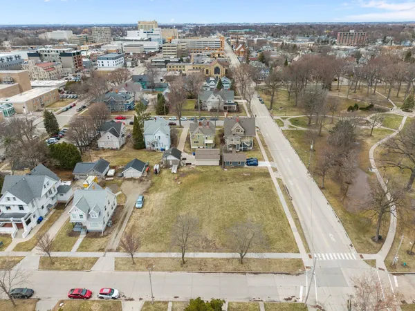 $300,000 | 229 North Union Street, Appleton, WI 54911