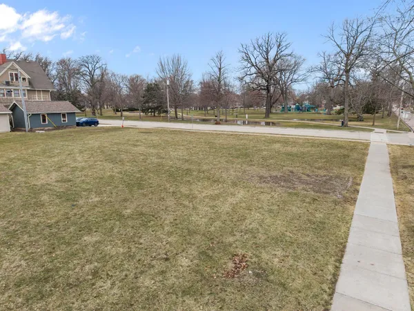 $300,000 | 229 North Union Street, Appleton, WI 54911