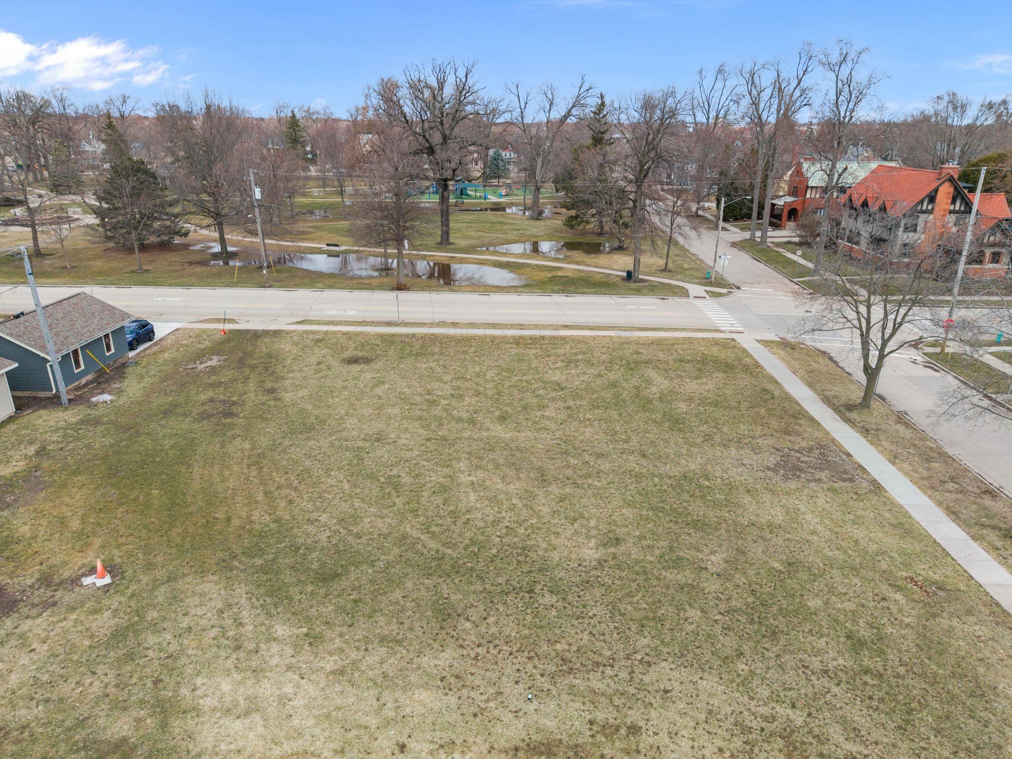 229 North Union Street Appleton, WI 54911 - Photo 9 of 13