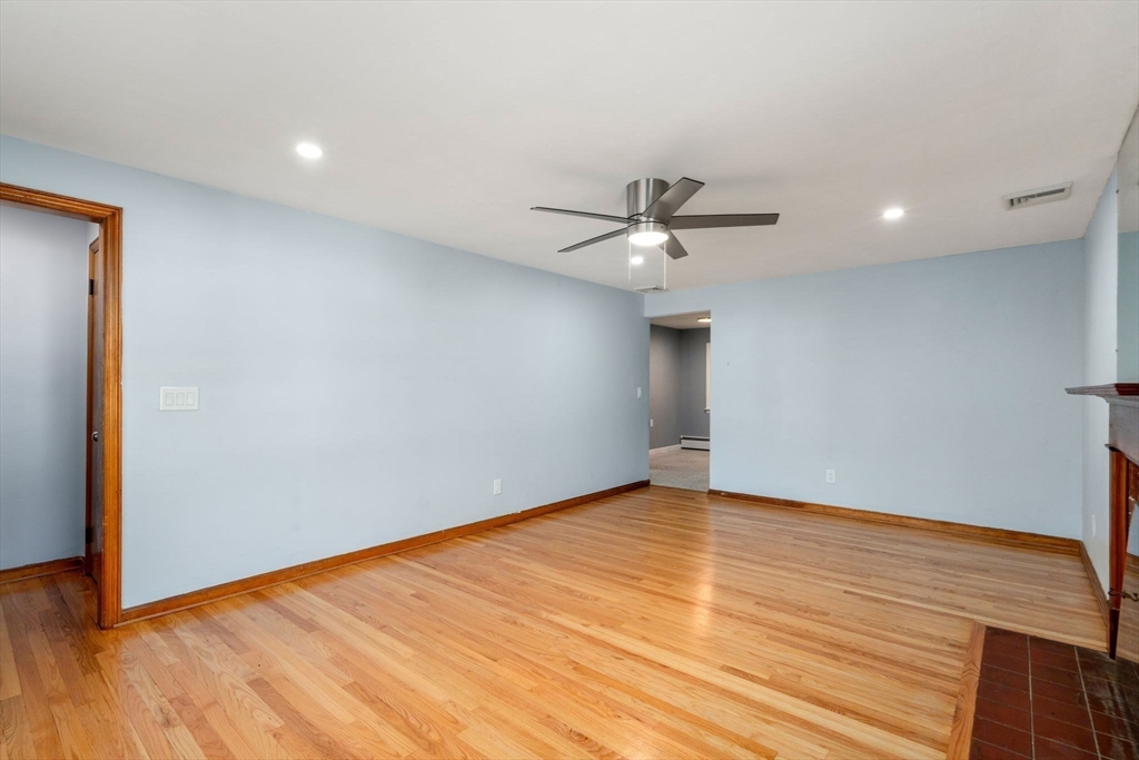 85 Keddy Street Springfield, MA 01109 - Photo 4 of 22