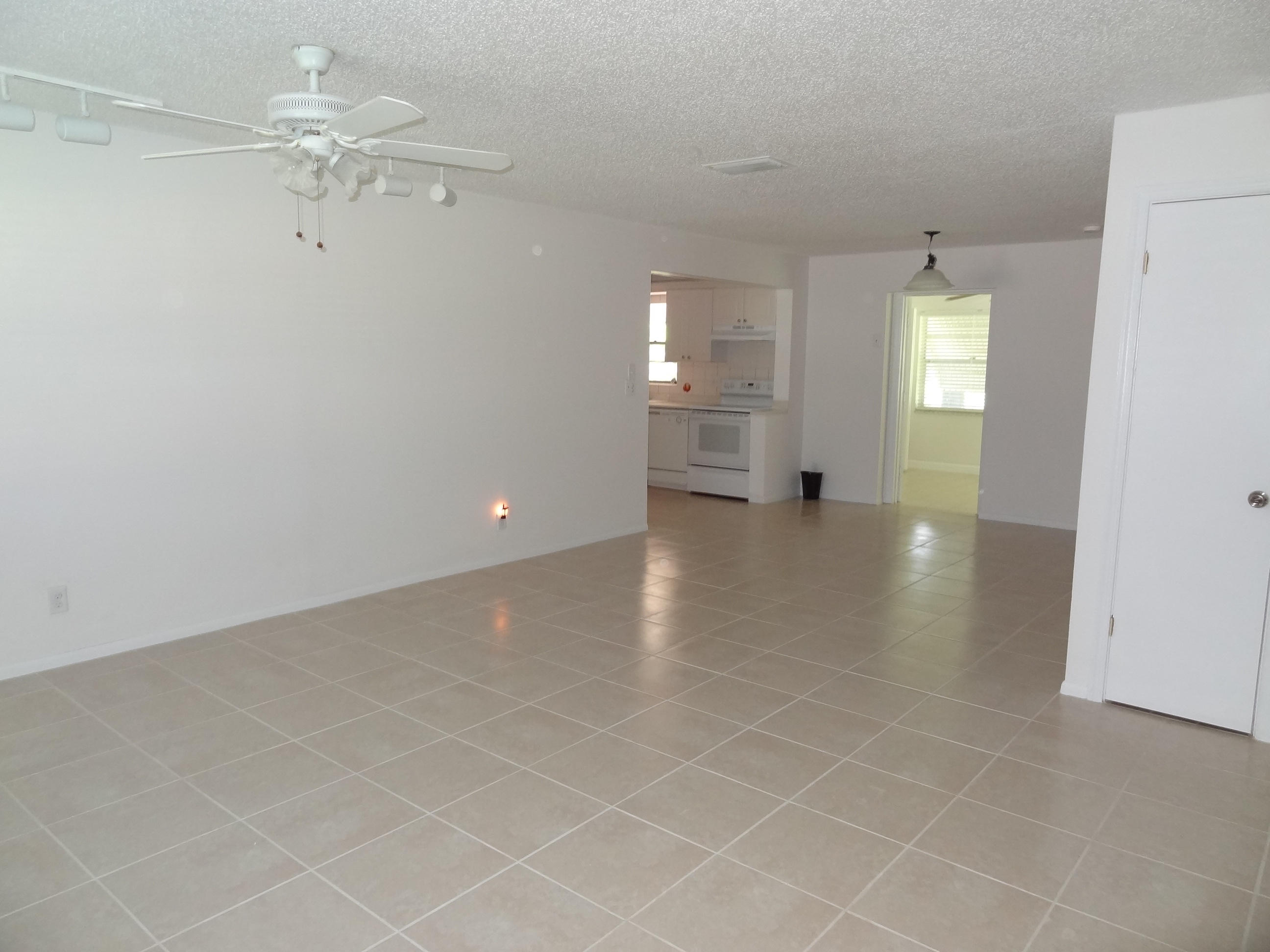 9805 Alaska Circle Boca Raton, FL 33434 - Photo 10 of 23 DSC09143