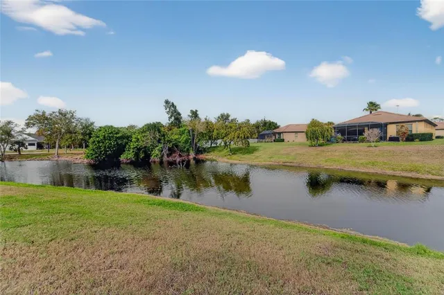 $339,000 | 5455 Sunset Falls Drive, Apollo Beach, FL 33572