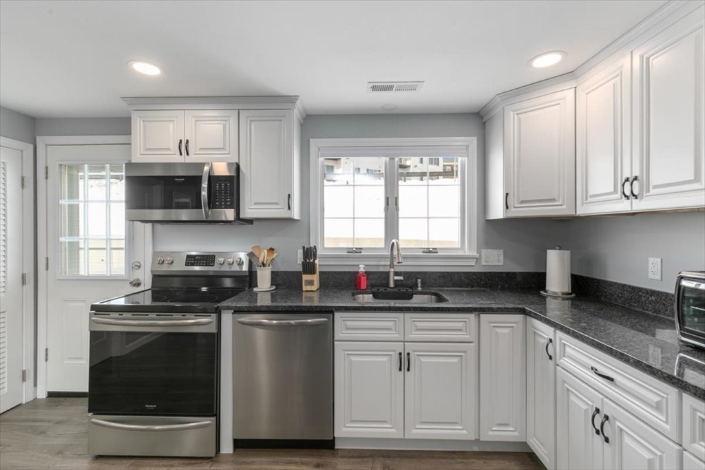 35 Christopher Drive, Unit 35 Methuen, MA 01844 - Photo 14 of 35