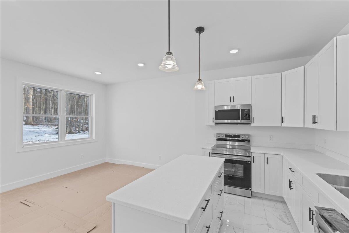 206 Dale Road, Unit 206 Burlington, VT 05408 - Photo 11 of 73