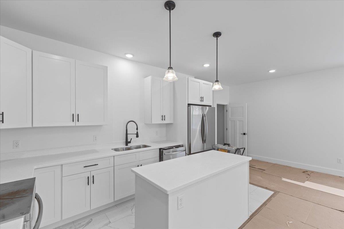 206 Dale Road, Unit 206 Burlington, VT 05408 - Photo 13 of 73