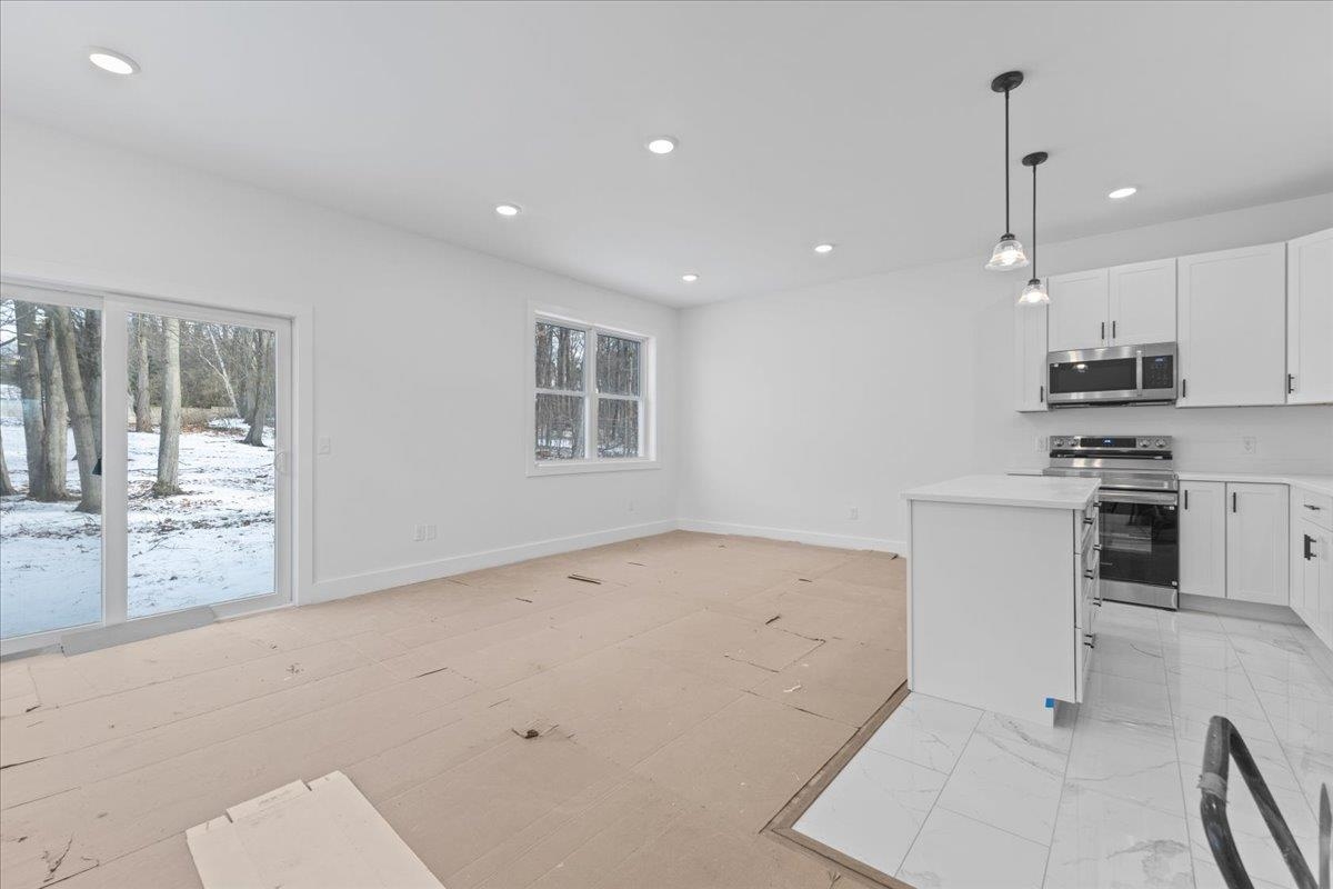 206 Dale Road, Unit 206 Burlington, VT 05408 - Photo 21 of 73