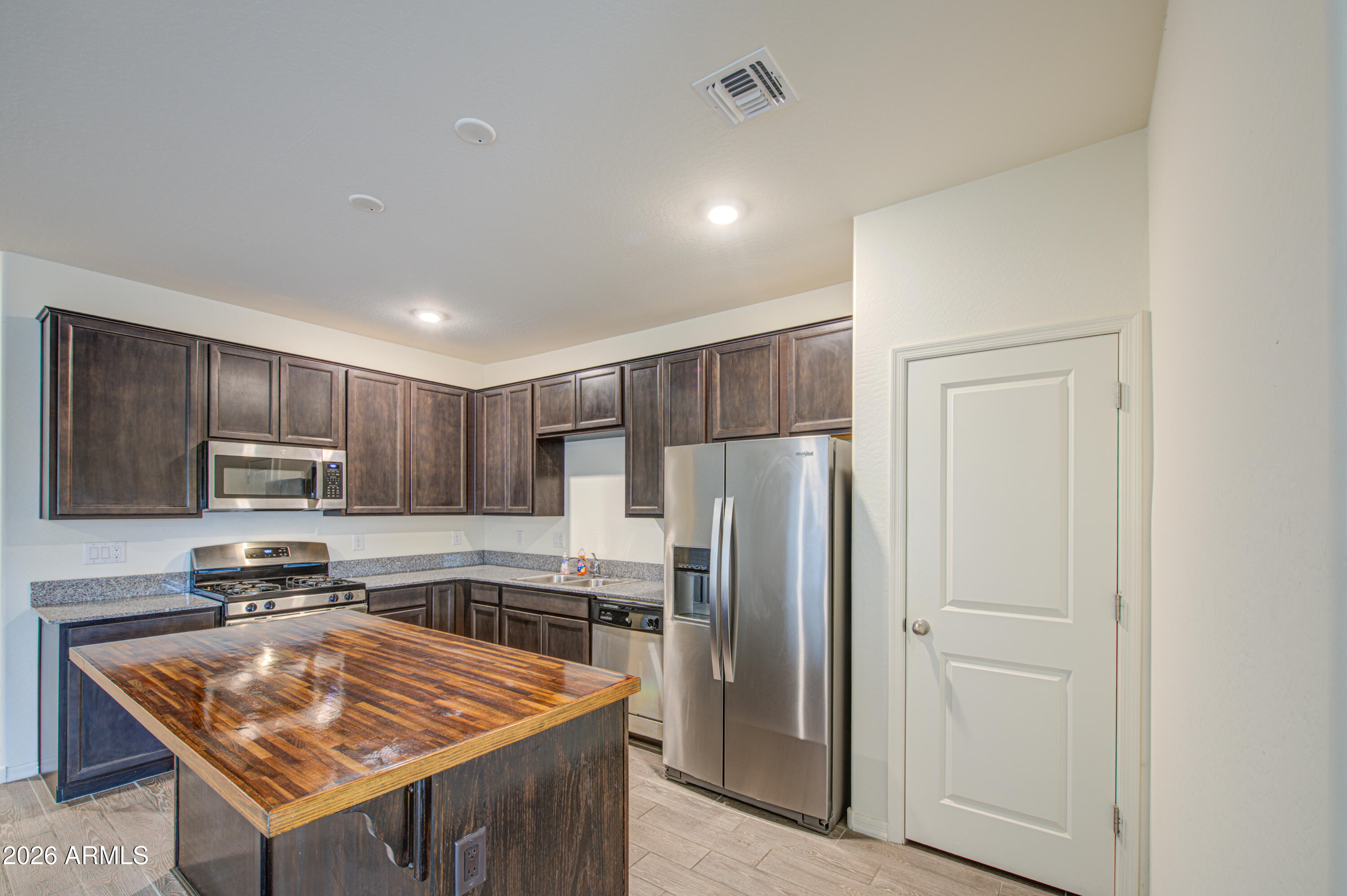 312 East Rio Place Casa Grande, AZ 85122 - Photo 4 of 21