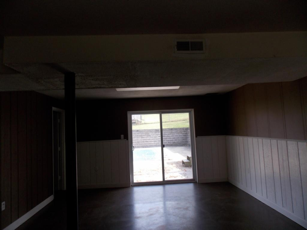 73 Winding Way Road Bristol, VA 24201 - Photo 16 of 19 Walk out basement