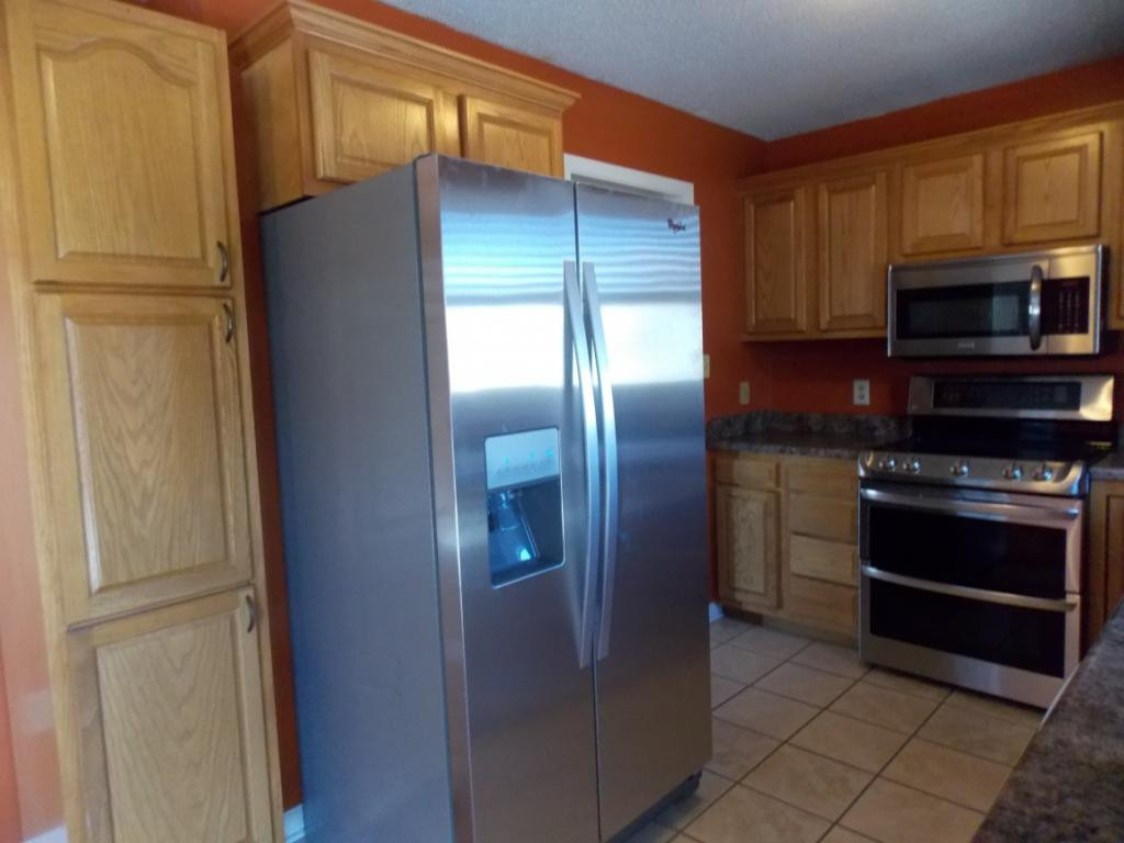 73 Winding Way Road Bristol, VA 24201 - Photo 4 of 19 New Stainless appliances