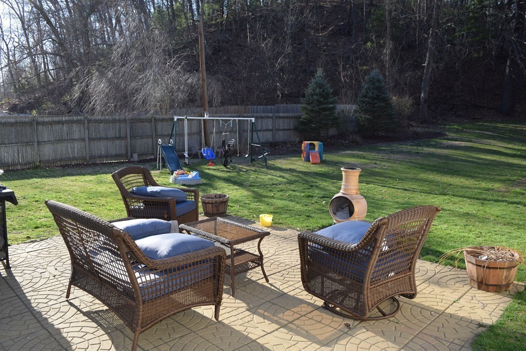 46 Ludlow Road South Hadley, MA 01075 - Photo 3 of 27 Gallery Image 3