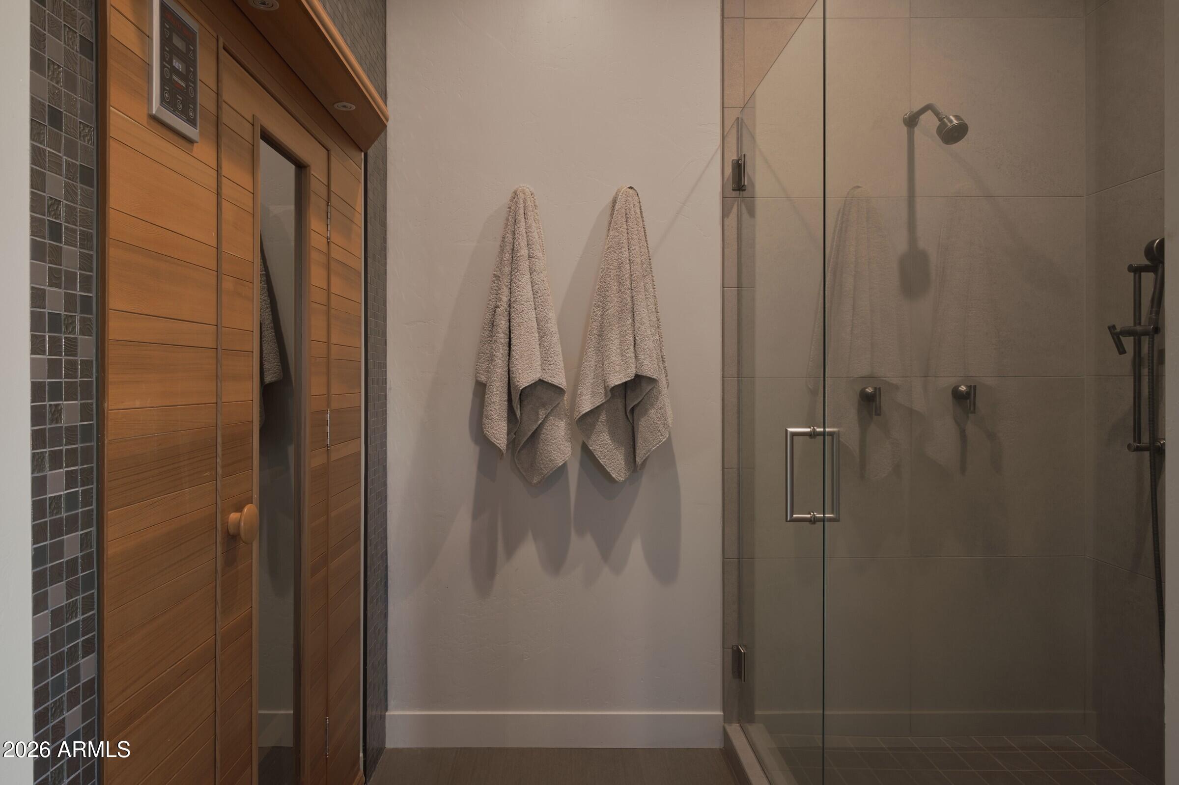 2925 Red Hawk Lane Sedona, AZ 86336 - Photo 19 of 35 a bathroom with a shower