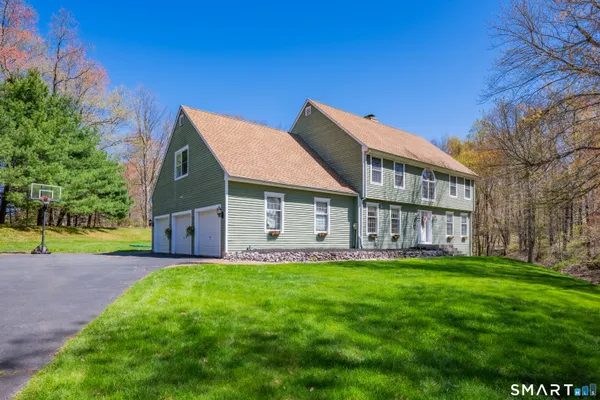 $734,900 | 14 Myra Lane, Burlington, CT 06013