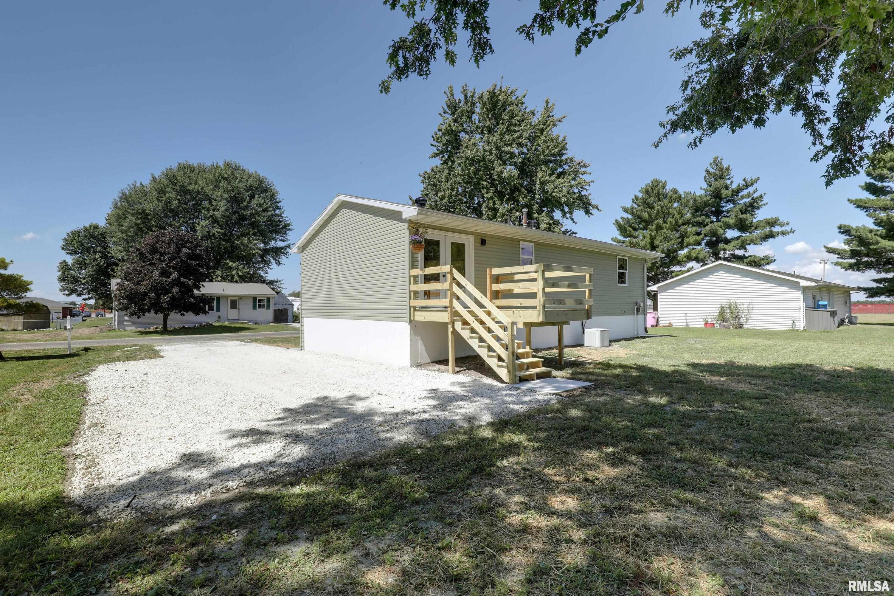 404 North David Street Liberty, IL 62347 - Photo 3 of 27