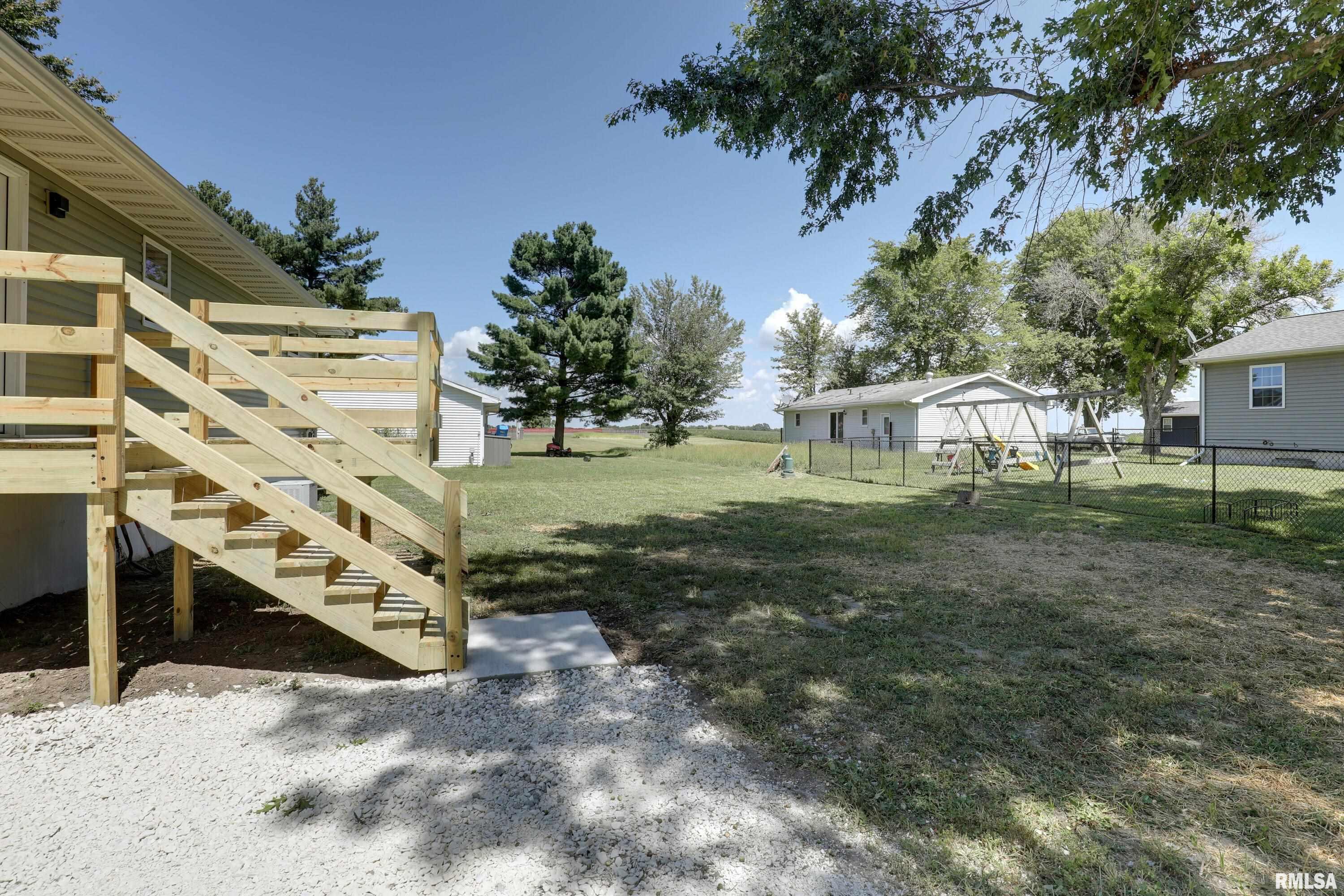 404 North David Street Liberty, IL 62347 - Photo 5 of 27