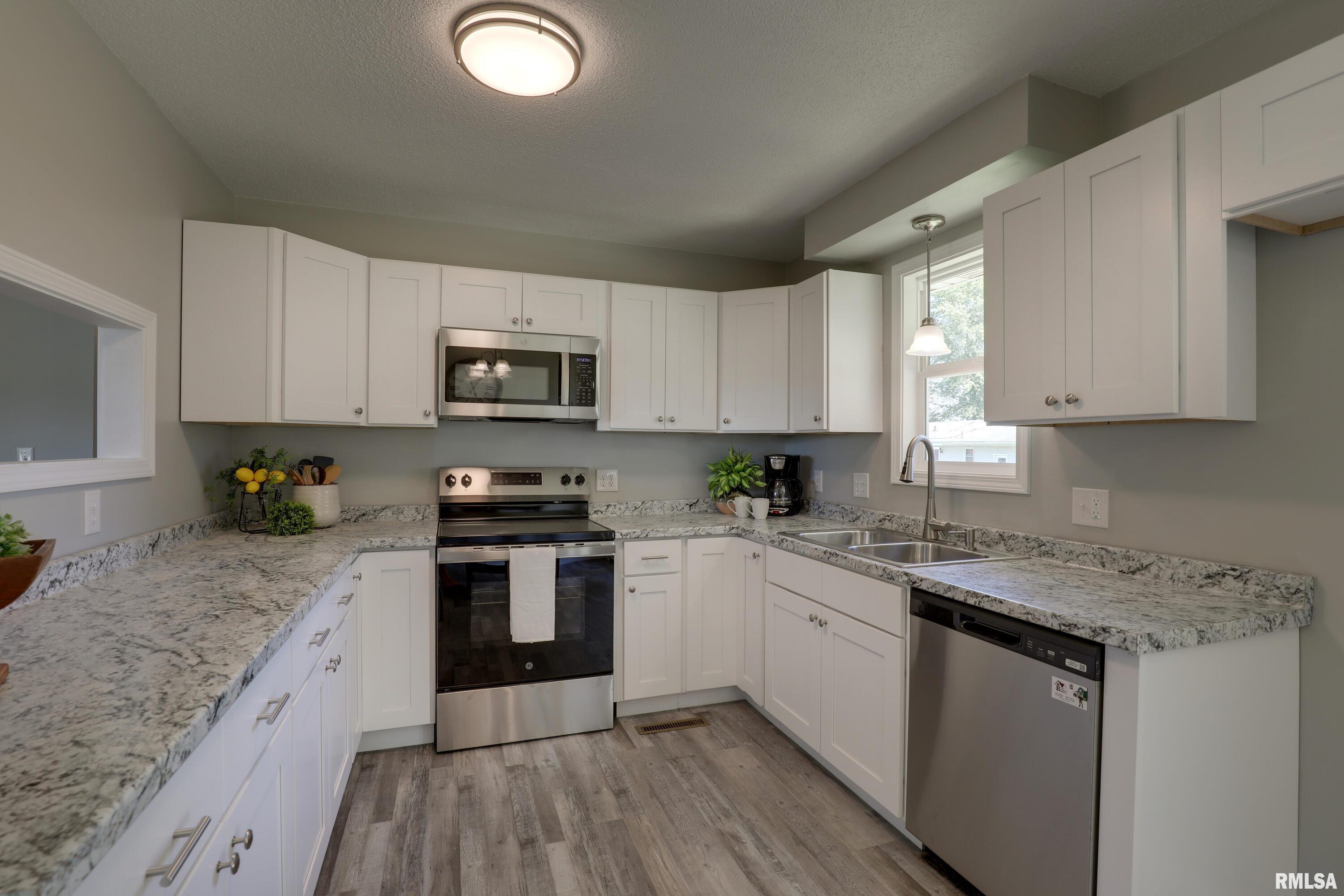 404 North David Street Liberty, IL 62347 - Photo 8 of 27