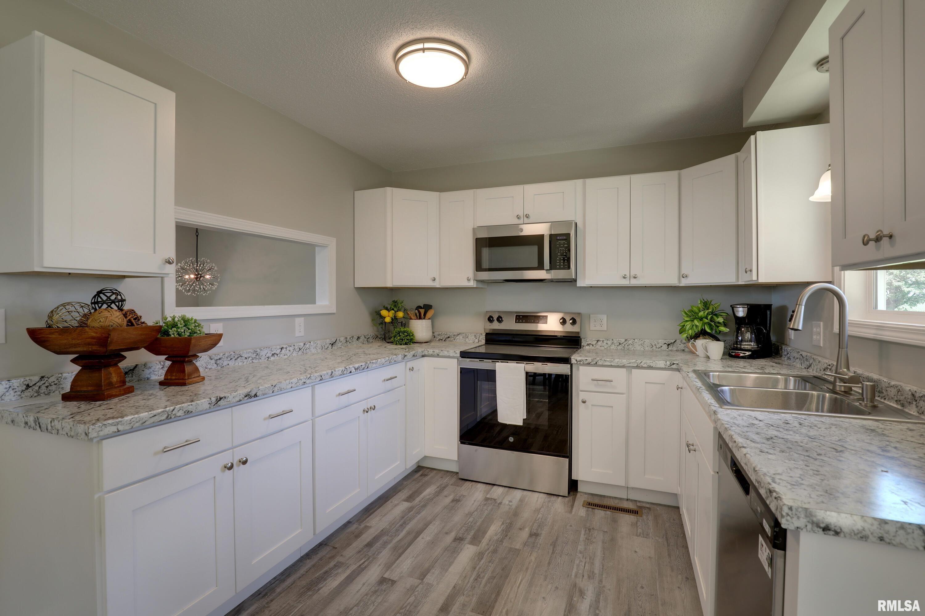 404 North David Street Liberty, IL 62347 - Photo 9 of 27