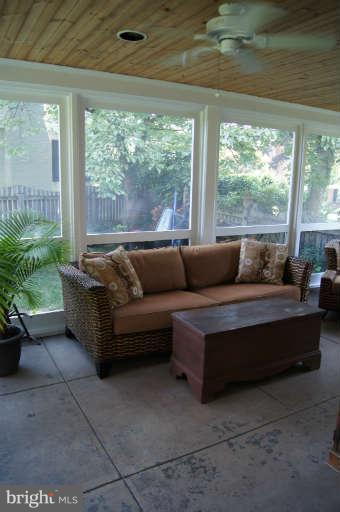 306 Worthington Road Baltimore, MD 21286 - Photo 12 of 23 Gorgeous year round living