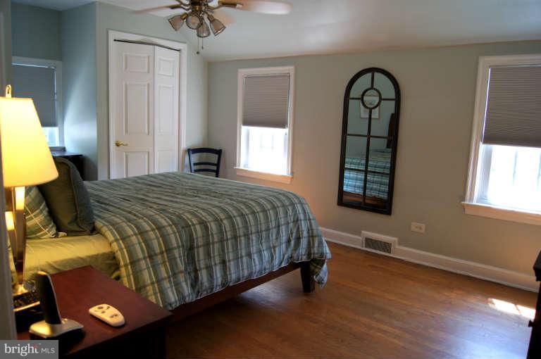 306 Worthington Road Baltimore, MD 21286 - Photo 14 of 23 Hardwood floors and lots of light