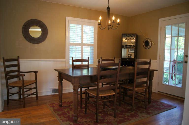 306 Worthington Road Baltimore, MD 21286 - Photo 5 of 23 Nice light with doors to porch