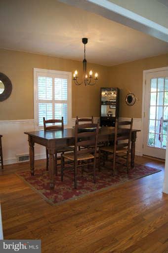 306 Worthington Road Baltimore, MD 21286 - Photo 6 of 23 Spacious and open to living room