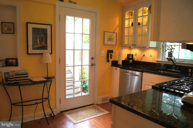 306 Worthington Road Baltimore, MD 21286 - Photo 9 of 23 Exits from many areas for indoor outdoor living