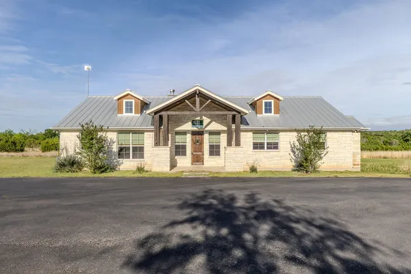 $750,000 | 7943 West Fm 243, Bertram, TX 78605