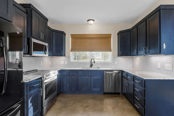 $750,000 | 7943 West Fm 243, Bertram, TX 78605