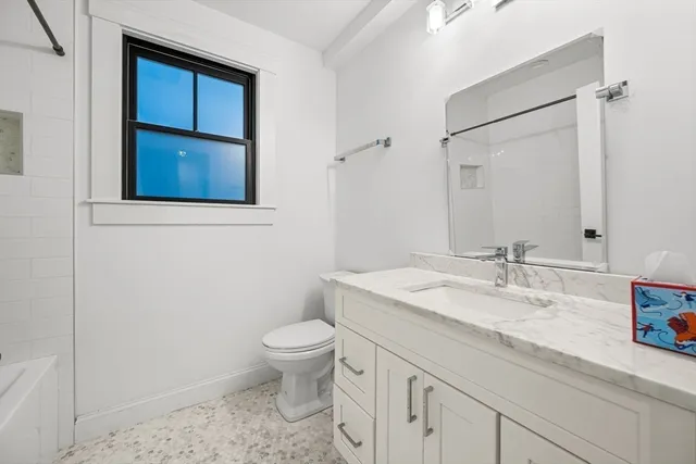 $3,200 | 229 East Eagle Street, Unit 2, Boston, MA 02128