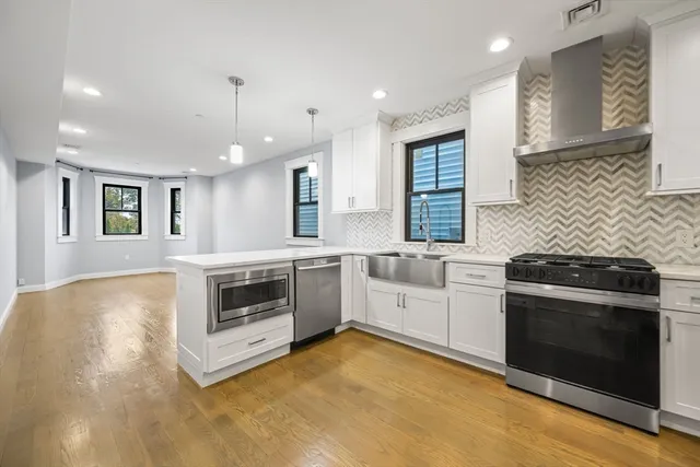 $3,200 | 229 East Eagle Street, Unit 2, Boston, MA 02128