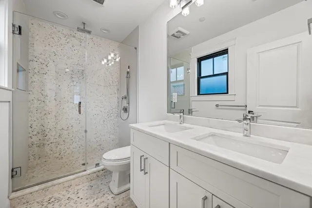 $3,200 | 229 East Eagle Street, Unit 2, Boston, MA 02128