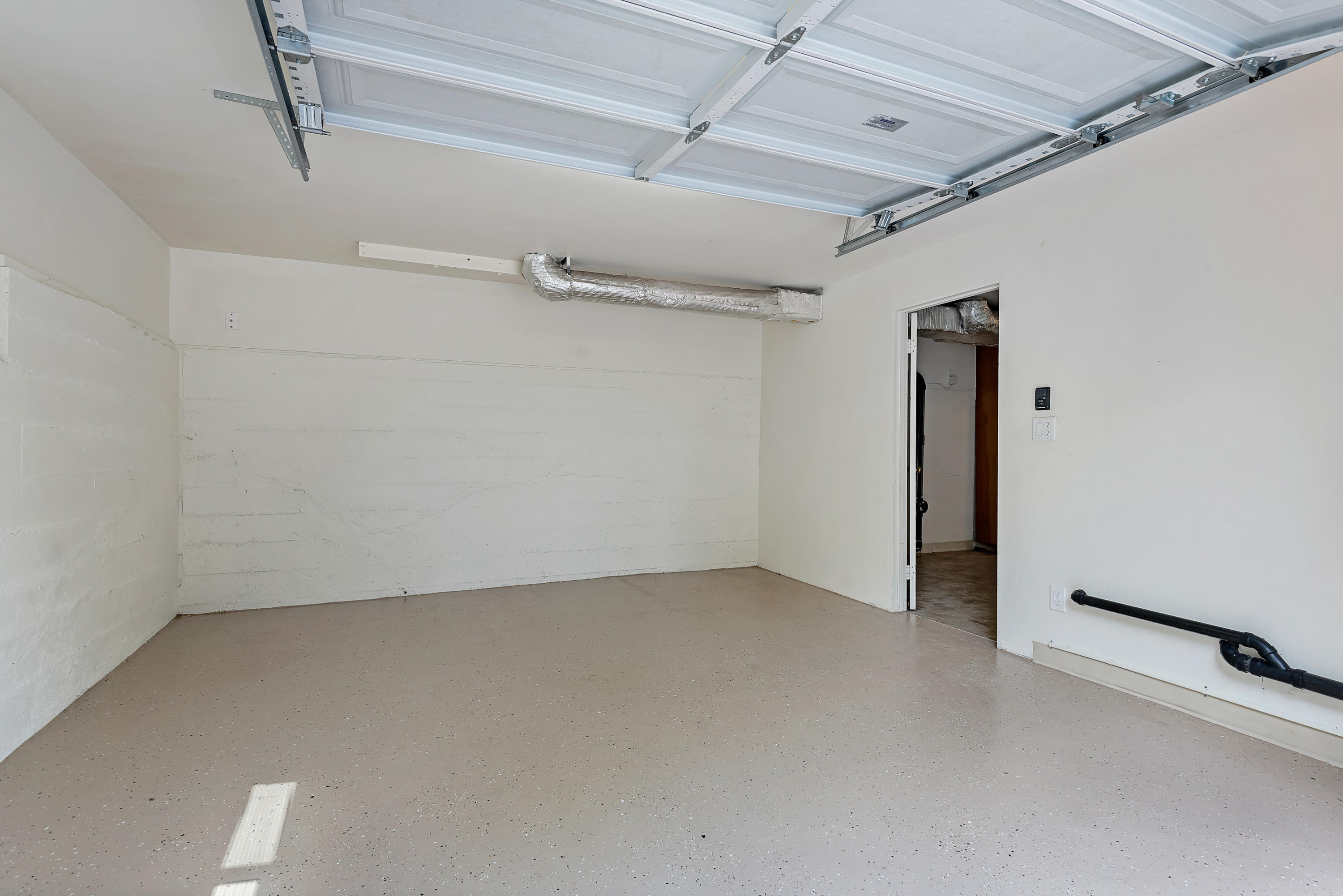 960 Veronica Springs Road Santa Barbara, CA 93105 - Photo 17 of 24 Garage