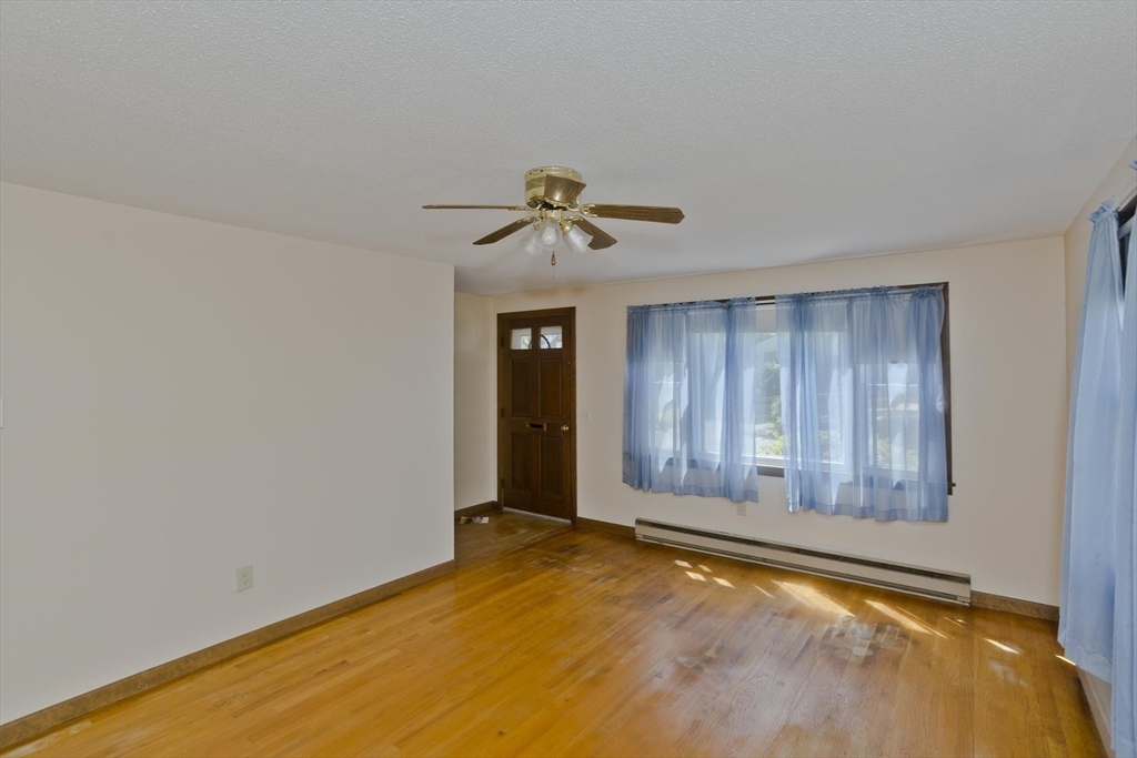 57 Price Street Springfield, MA 01104 - Photo 10 of 35