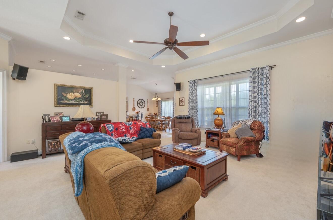 6199 Lake Ella Road Crestview, FL 32539 - Photo 14 of 58 Livingroom