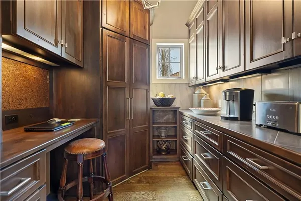 $1,499,000 | 3322 West 137th Street, Leawood, KS 66224