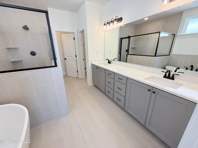 $329,900 | 818 Quitman Court West, Nesbit, MS 38651