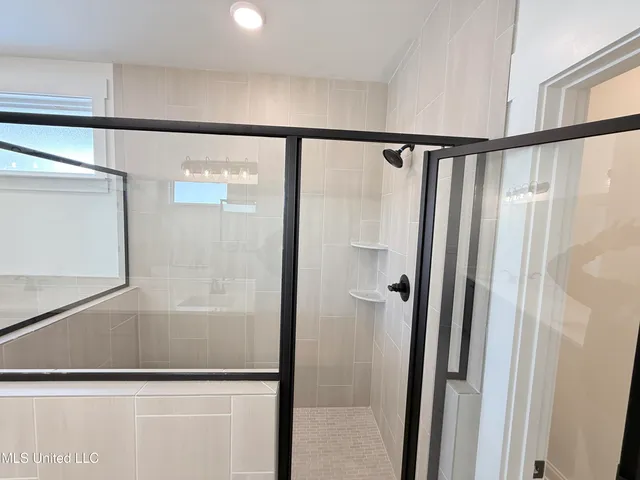 $329,900 | 818 Quitman Court West, Nesbit, MS 38651