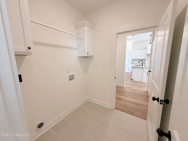 $329,900 | 818 Quitman Court West, Nesbit, MS 38651