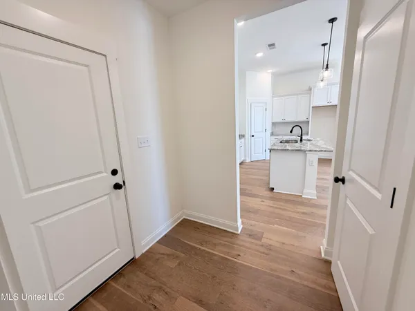 $329,900 | 818 Quitman Court West, Nesbit, MS 38651