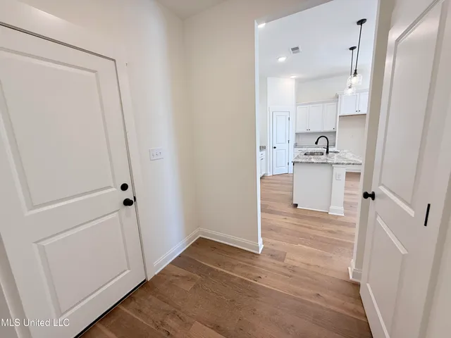 $329,900 | 818 Quitman Court West, Nesbit, MS 38651