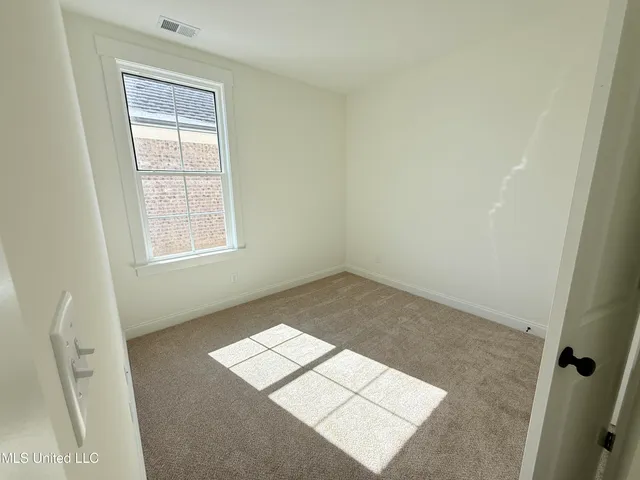 $329,900 | 818 Quitman Court West, Nesbit, MS 38651