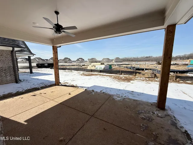 $329,900 | 818 Quitman Court West, Nesbit, MS 38651