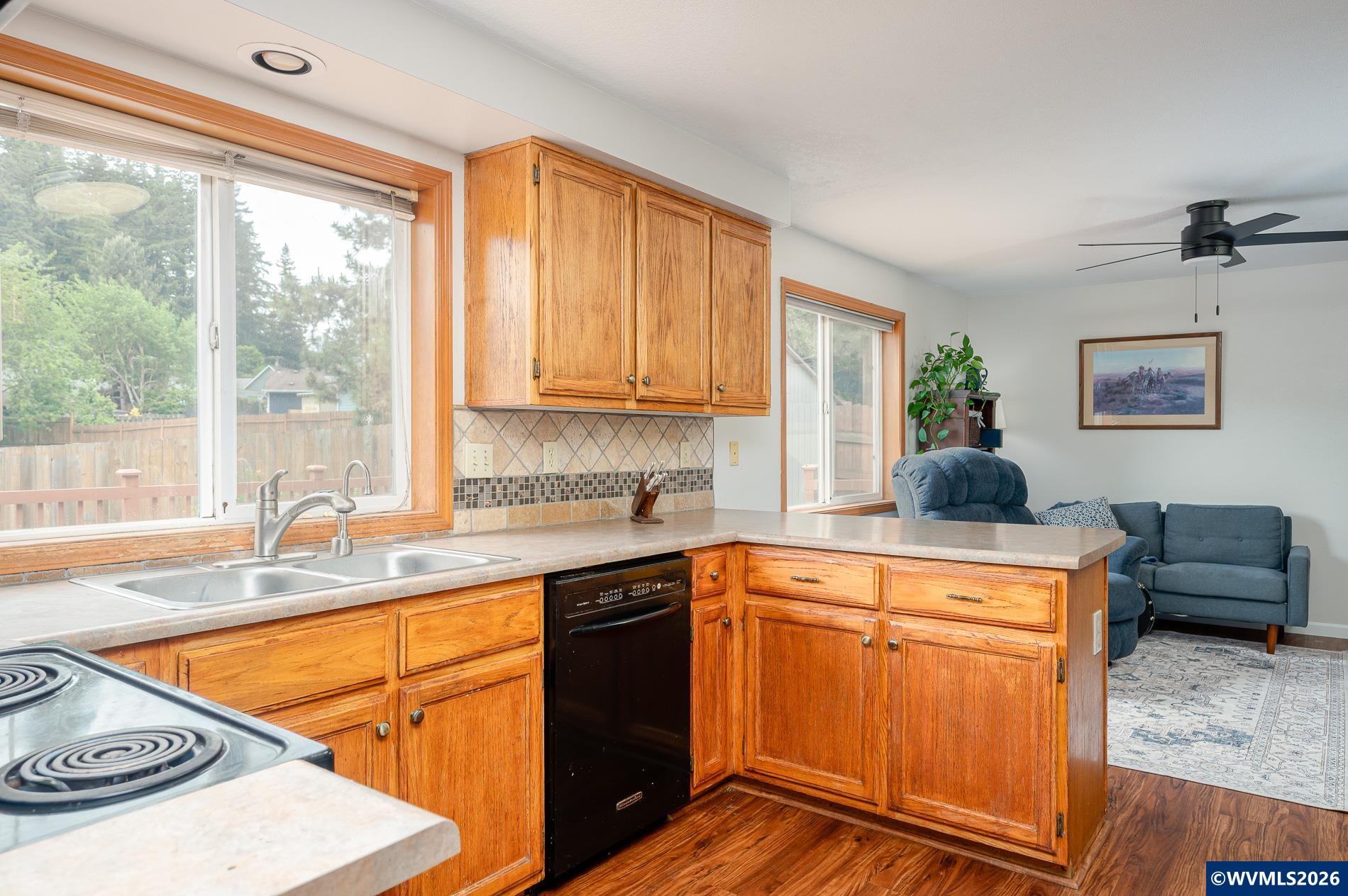 11240 Southeast Cranberry Loop Clackamas, OR 97015 - Photo 13 of 49
