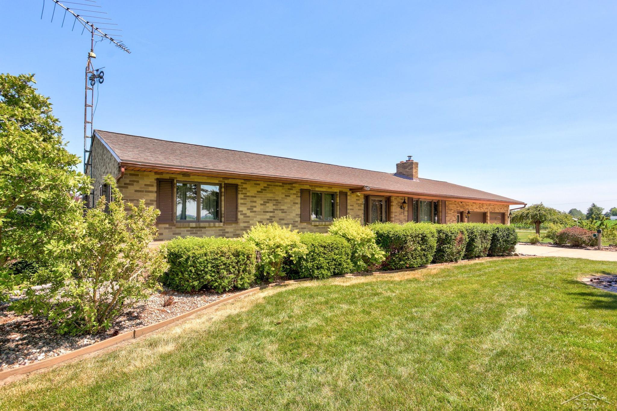 8530 South Orr Road Freeland, MI 48623 - Photo 3 of 61