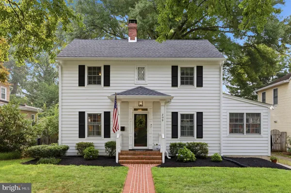$898,000 | 209 South Cherry Grove Avenue, Annapolis, MD 21401