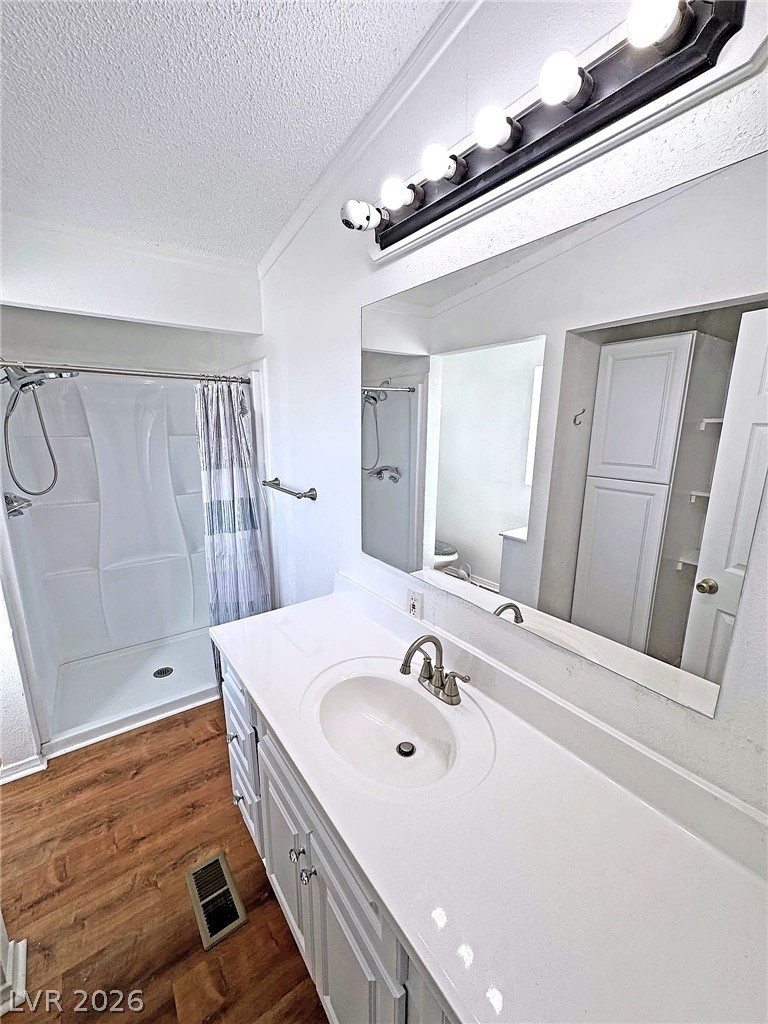 5610 Tecopa Street Pahrump, NV 89060 - Photo 25 of 38 primary bathroom